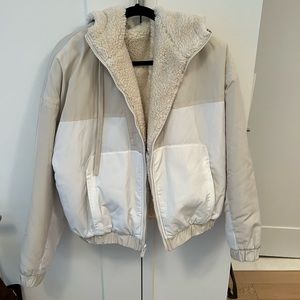 Alo Yoga Duality reversible Sherpa jacket bone/ white Sz S